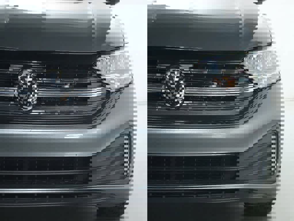 Used 2024 Volkswagen Jetta Sport image 7