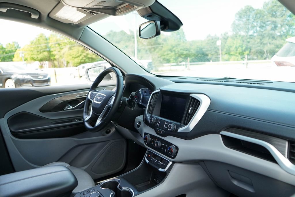 Used 2024 GMC Terrain SLT FWD image 11