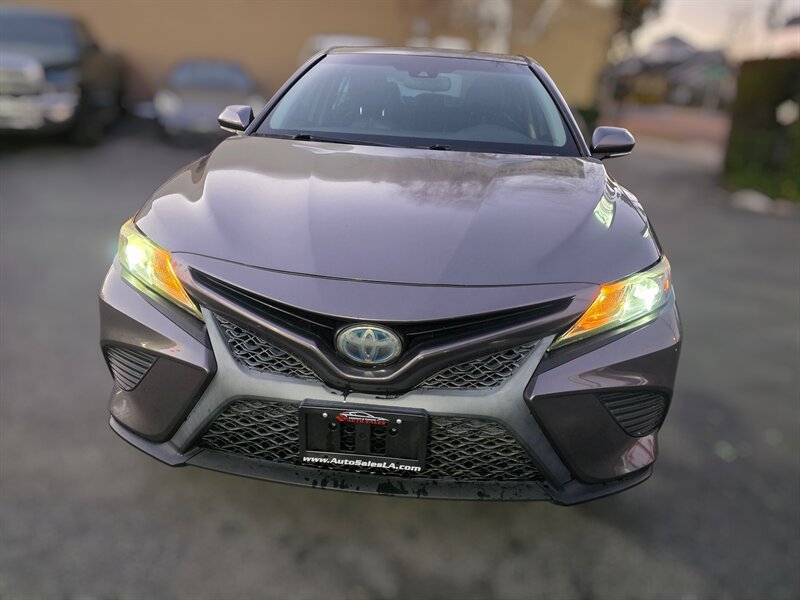 Used 2018 Toyota Camry SE image 5