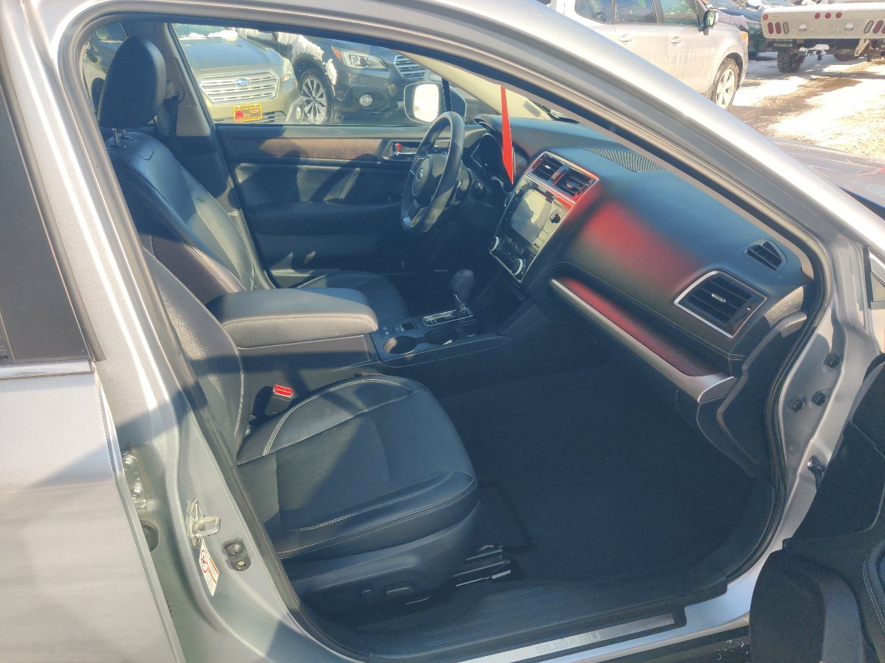 Used 2018 Subaru Outback 2.5i Limited AWD/4WD image 17