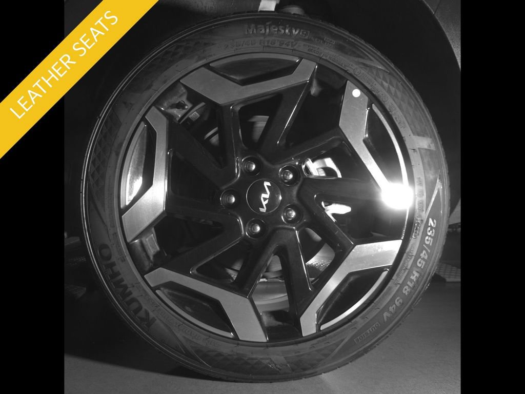Certified 2024 Kia Seltos SX w/ SX Sunroof Package AWD/4WD image 13