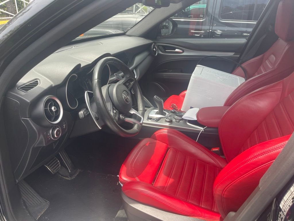 Used 2022 Alfa Romeo Stelvio Veloce AWD/4WD image 12