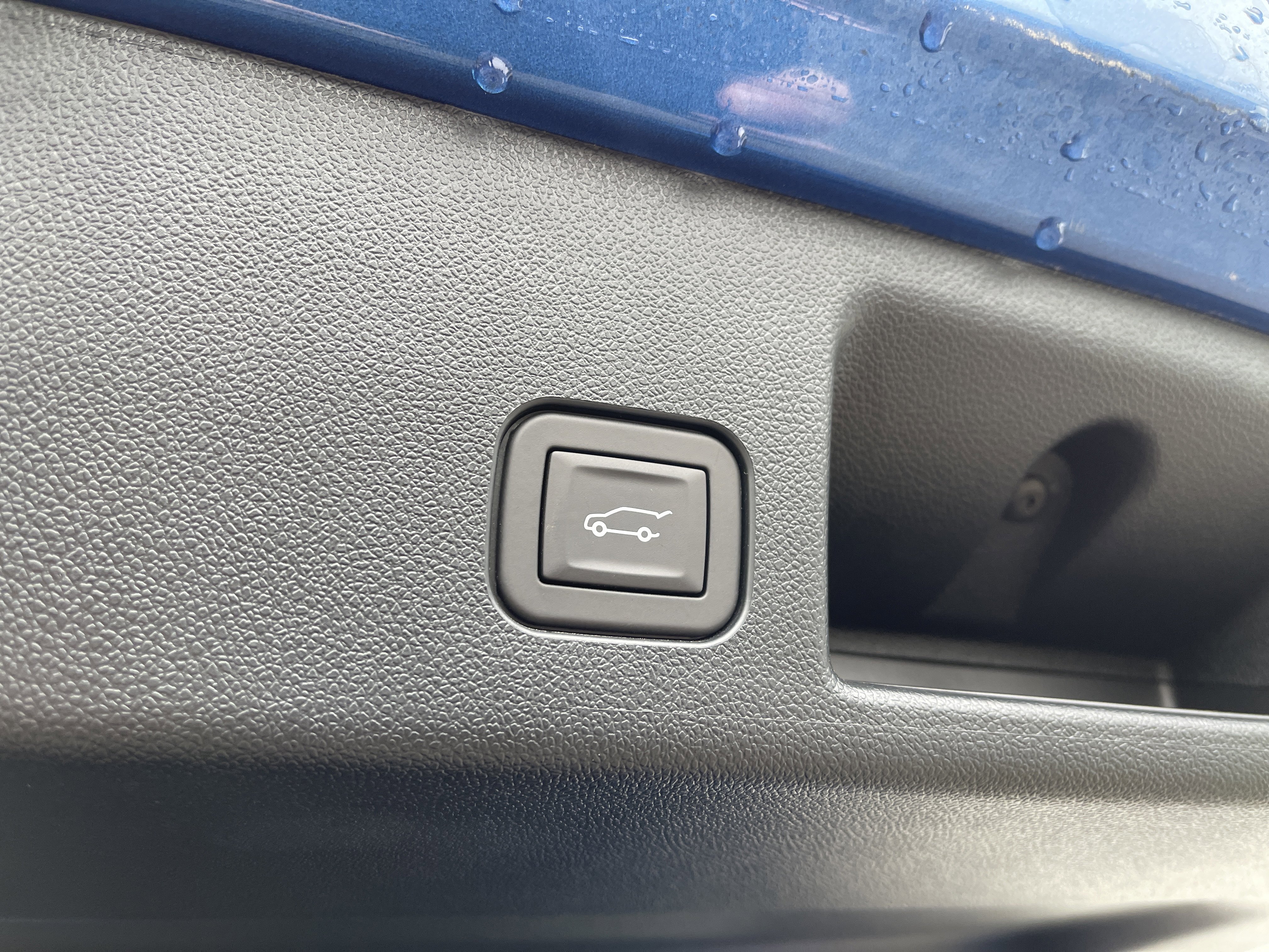 Used 2024 Chevrolet Equinox EV LT w/ LPO, Blackout Package image 39