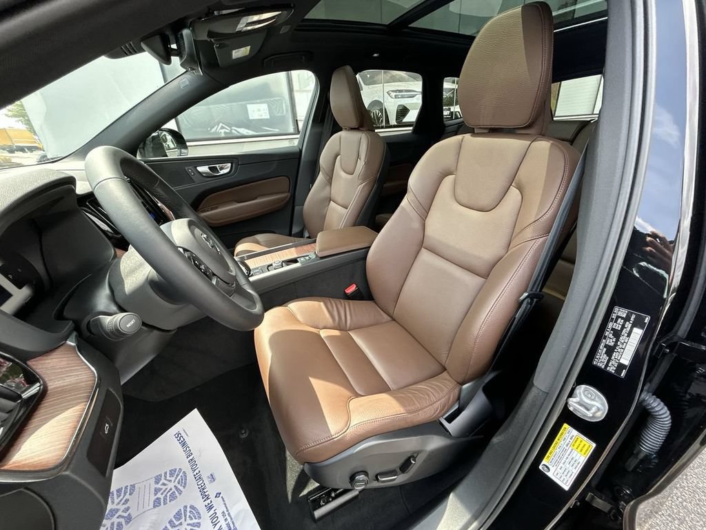 Certified 2023 Volvo XC60 B5 Plus w/ Climate Package AWD/4WD image 15