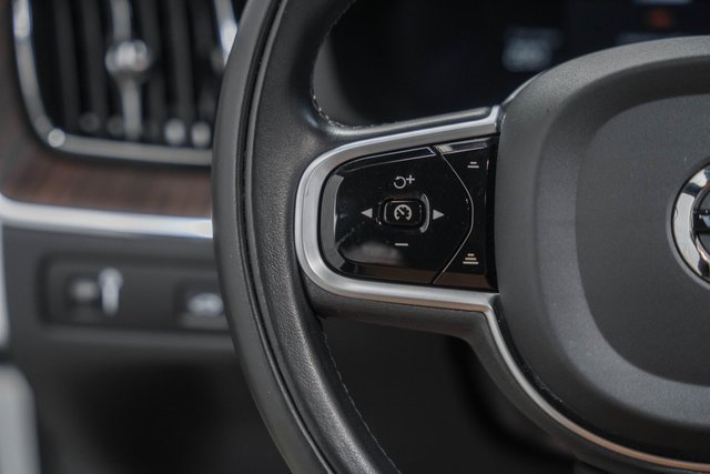 Used 2022 Volvo XC60 B5 Inscription w/ Climate Package image 28