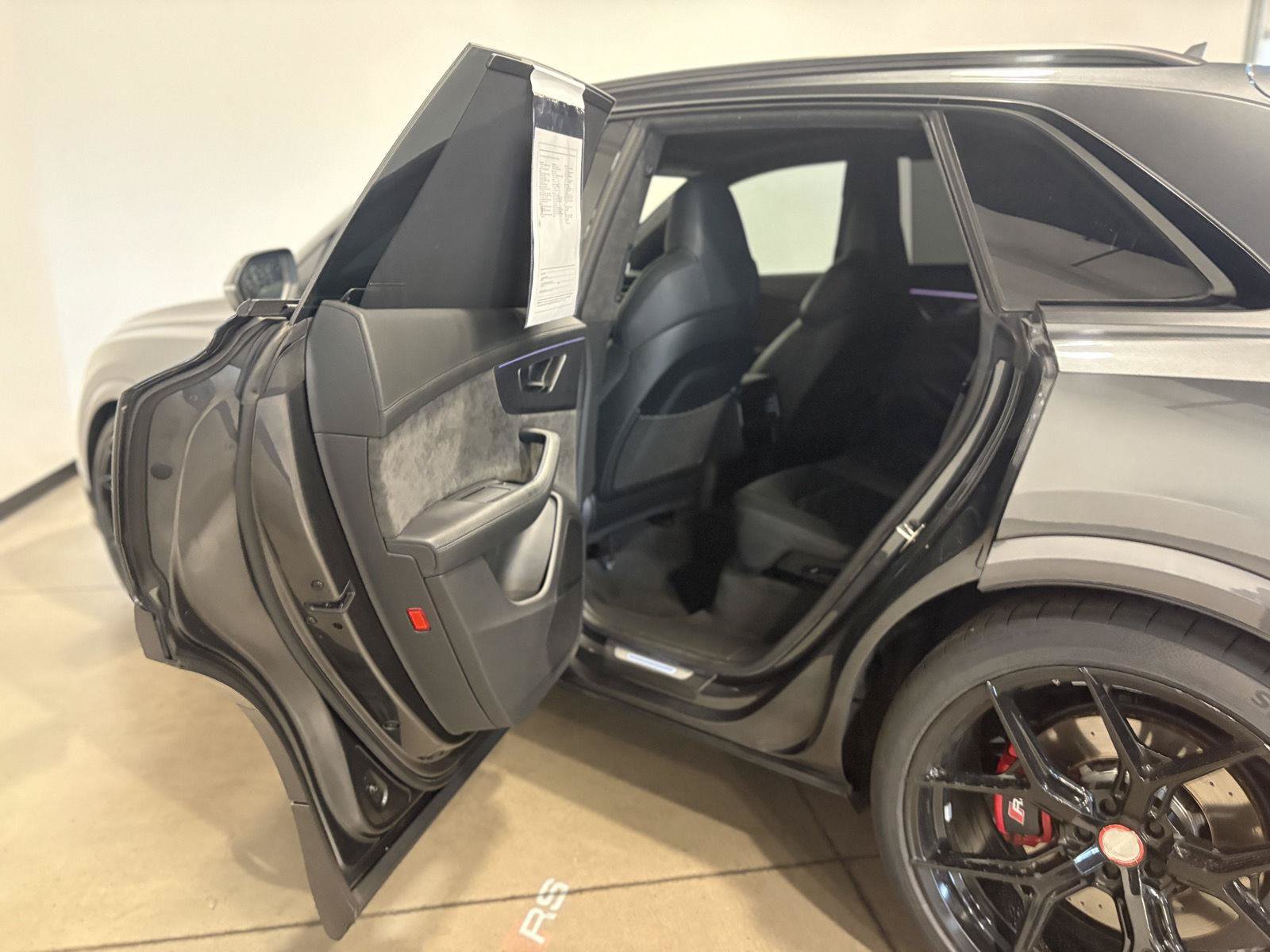 Used 2022 Audi RS Q8 AWD/4WD image 35