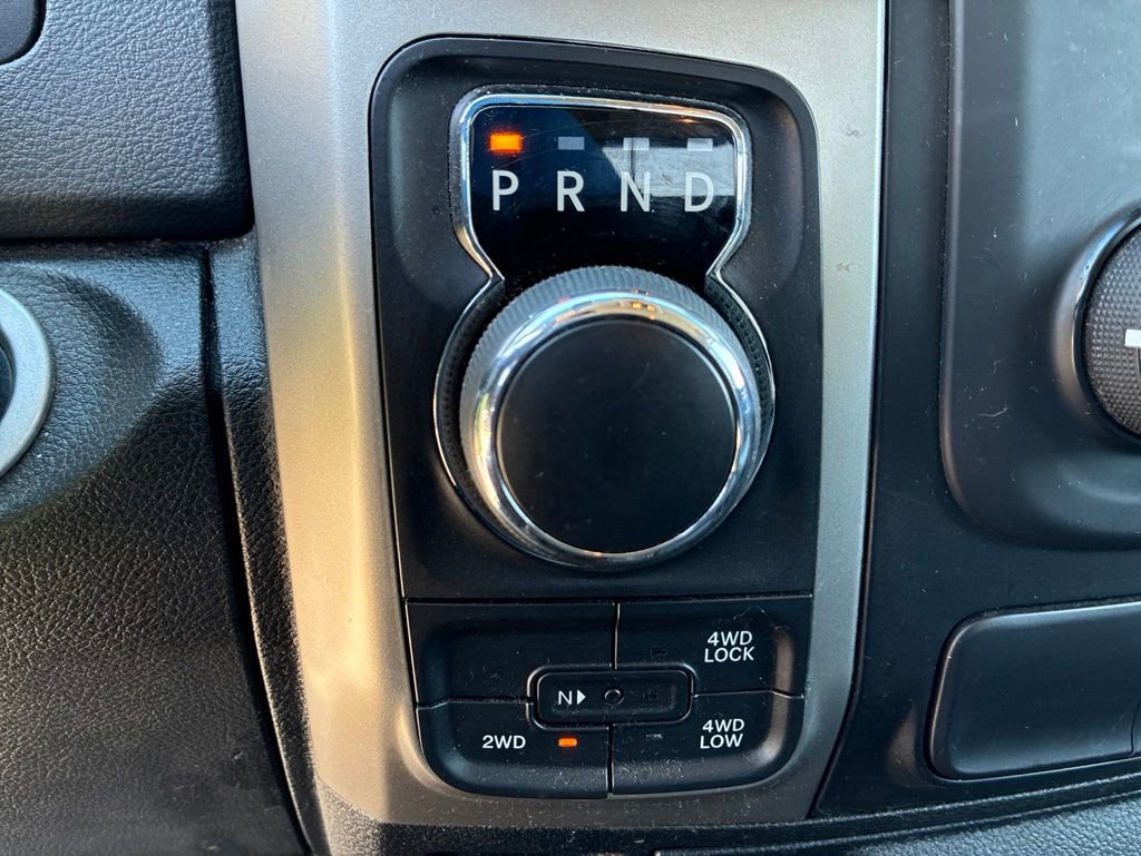 Used 2019 RAM 1500 Classic SLT AWD/4WD image 3