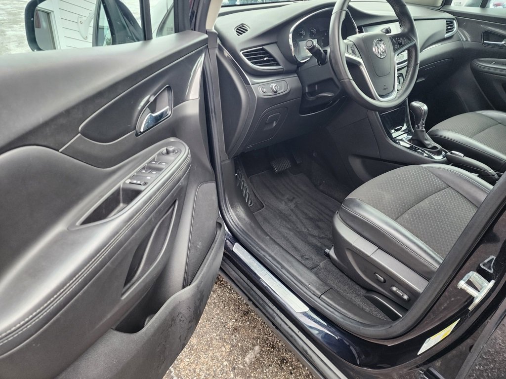 Used 2021 Buick Encore Preferred image 17