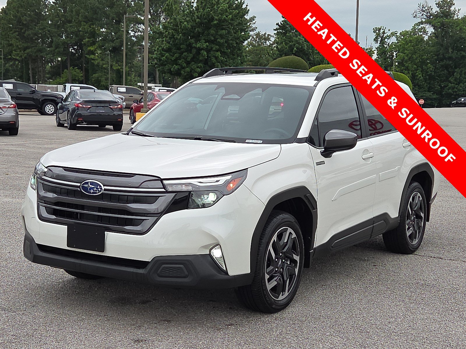 Used 2025 Subaru Forester Premium AWD/4WD image 2