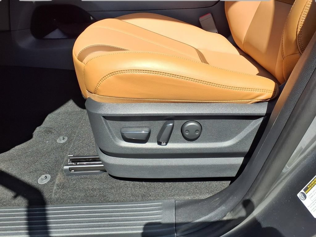 New 2026 Nissan Armada SL w/ Captain's Chari Seat Package AWD/4WD image 20