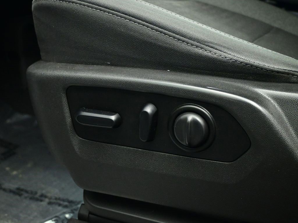 Used 2019 Chevrolet Silverado 1500 LT w/ All-Star Edition image 17