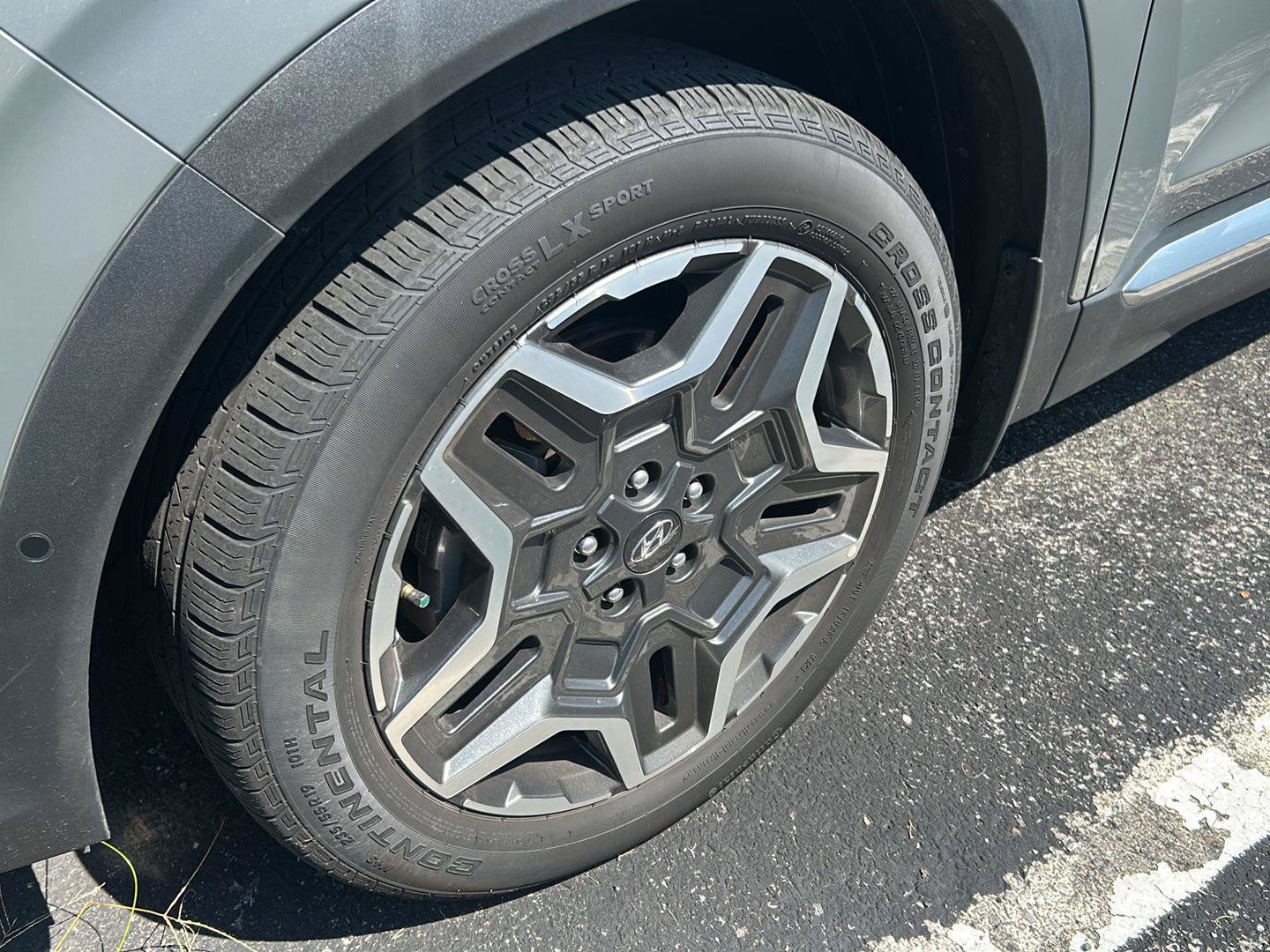 Used 2023 Hyundai Santa Fe Limited FWD image 2