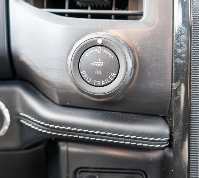 Used 2024 Ford F150 Lightning Platinum image 32