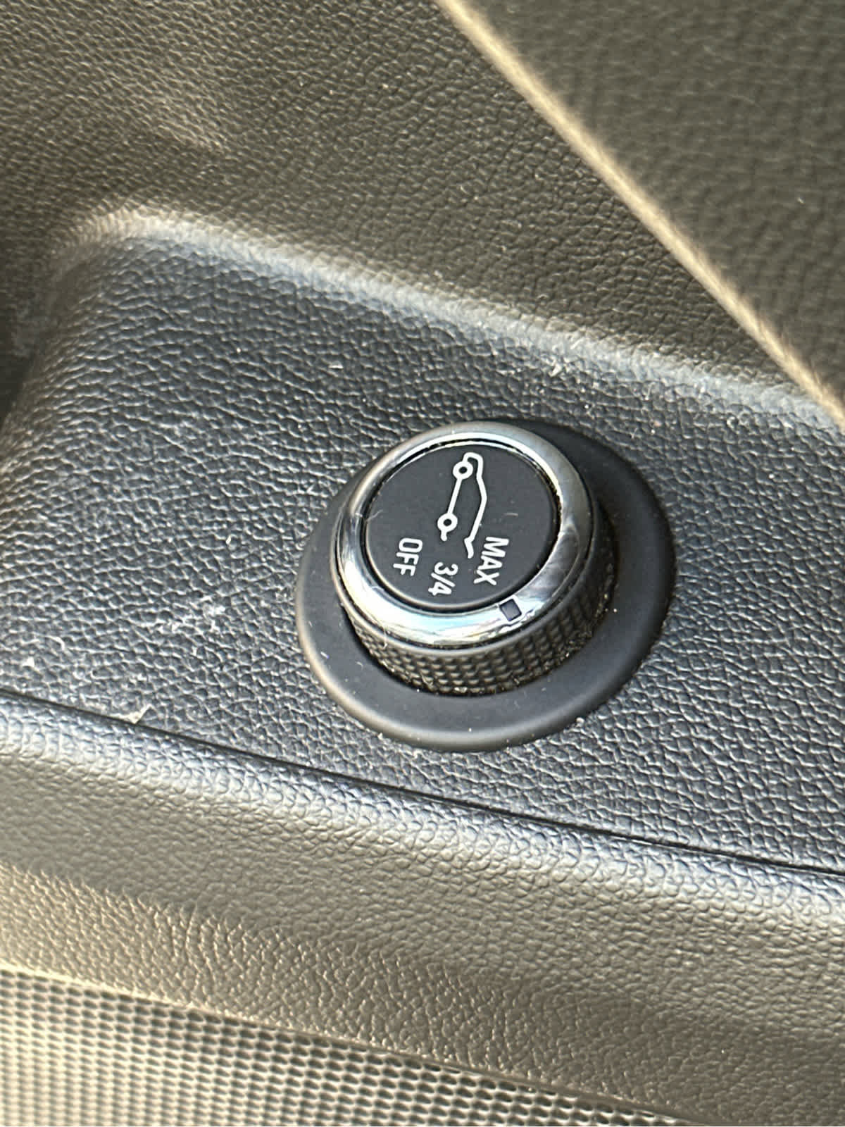 Used 2022 Chevrolet Traverse LT image 25