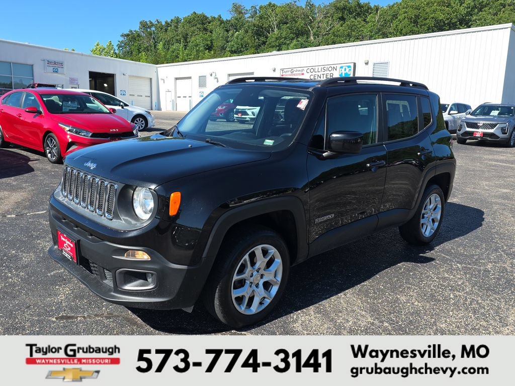Used 2017 Jeep Renegade Latitude AWD/4WD image 4