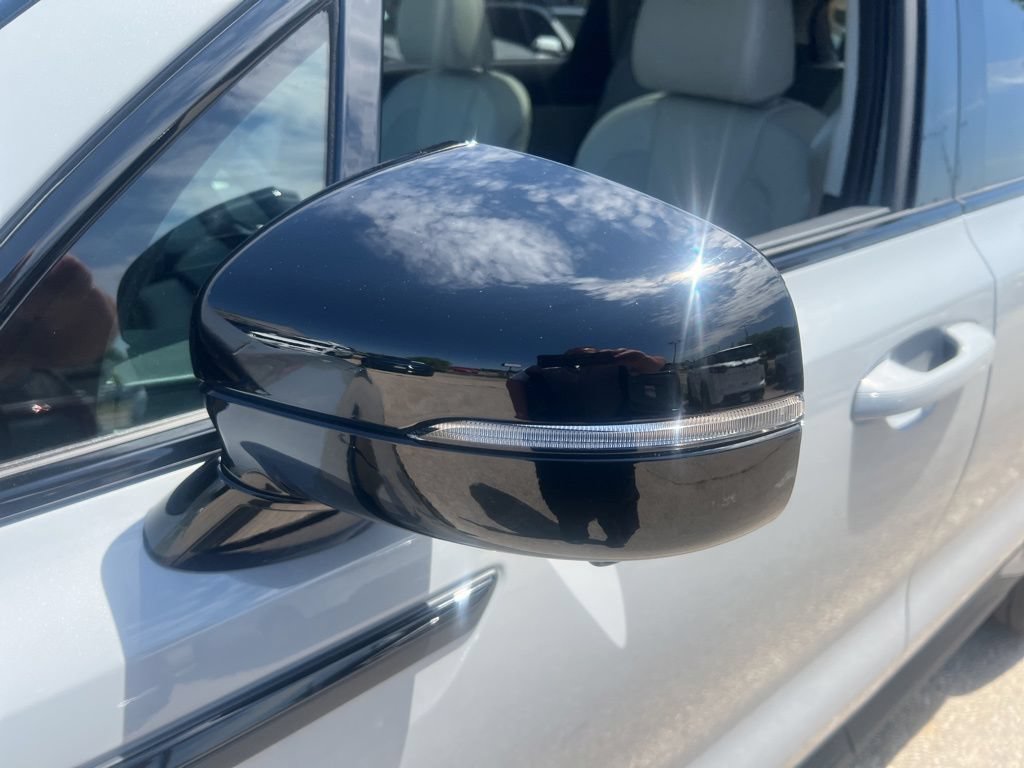 Certified 2025 Kia Sorento SX AWD/4WD image 31