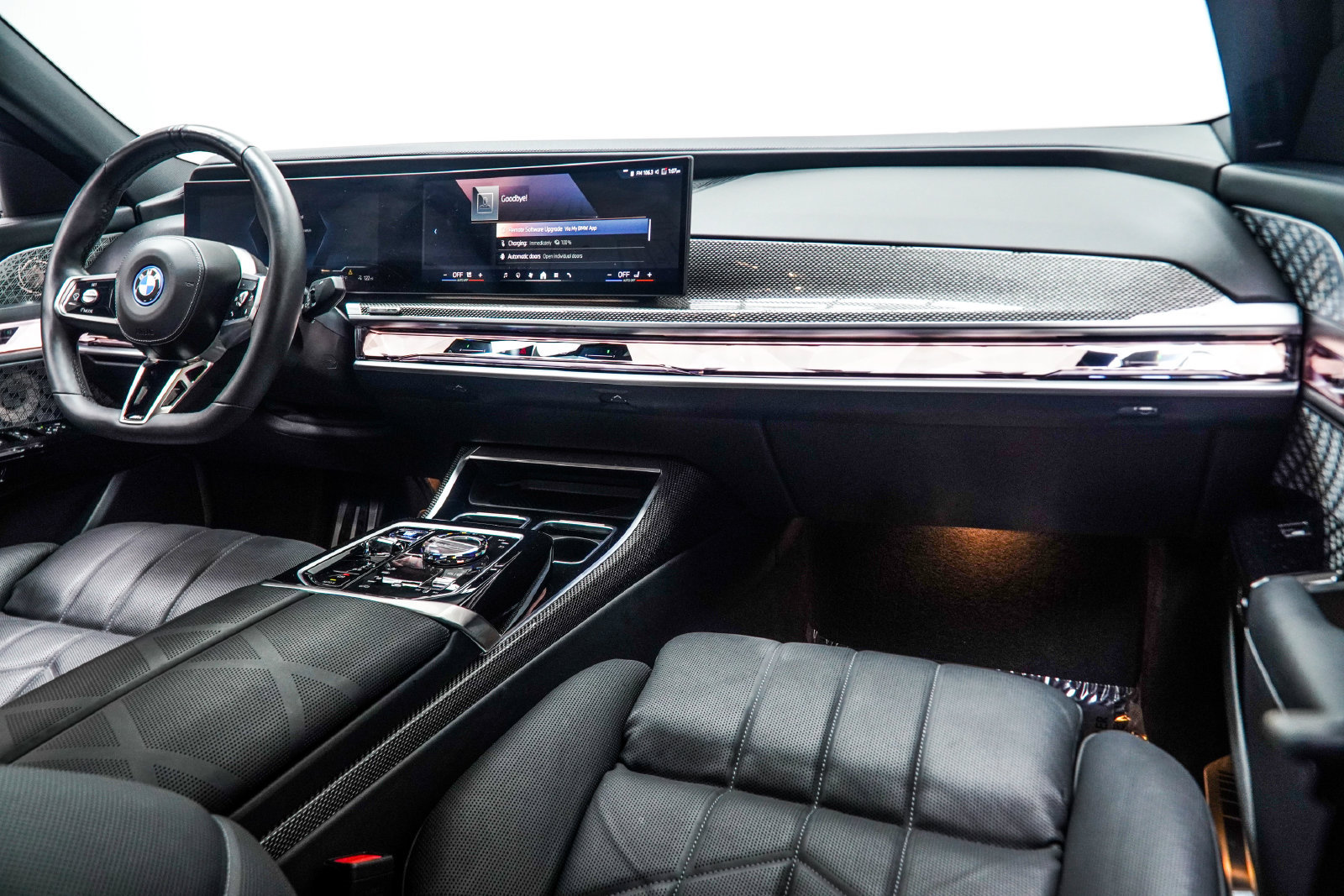 Used 2024 BMW i7 eDrive50 w/ M Sport Package RWD image 21