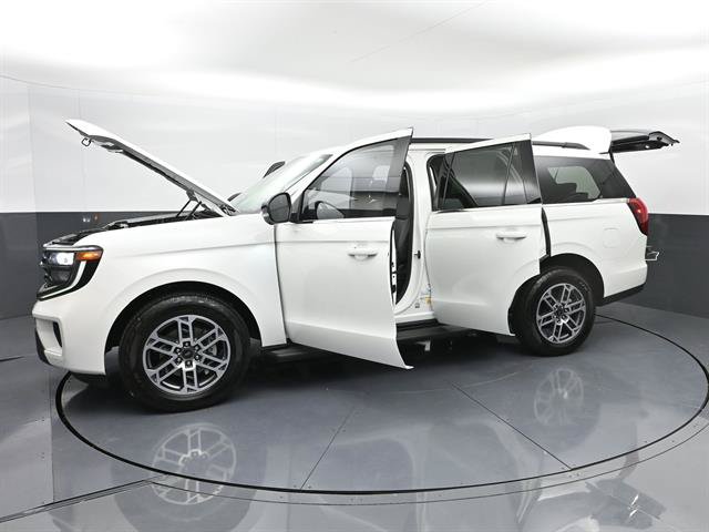 Certified 2026 Ford Expedition Active AWD/4WD image 46