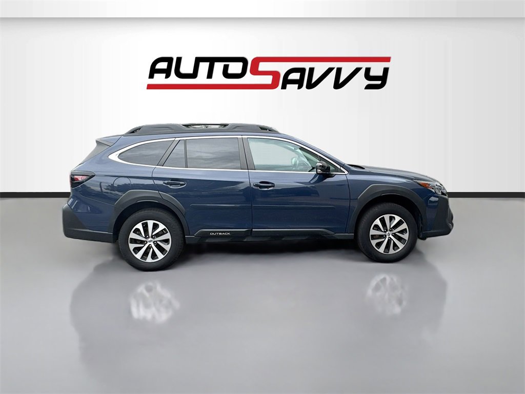 Used 2023 Subaru Outback Premium image 8