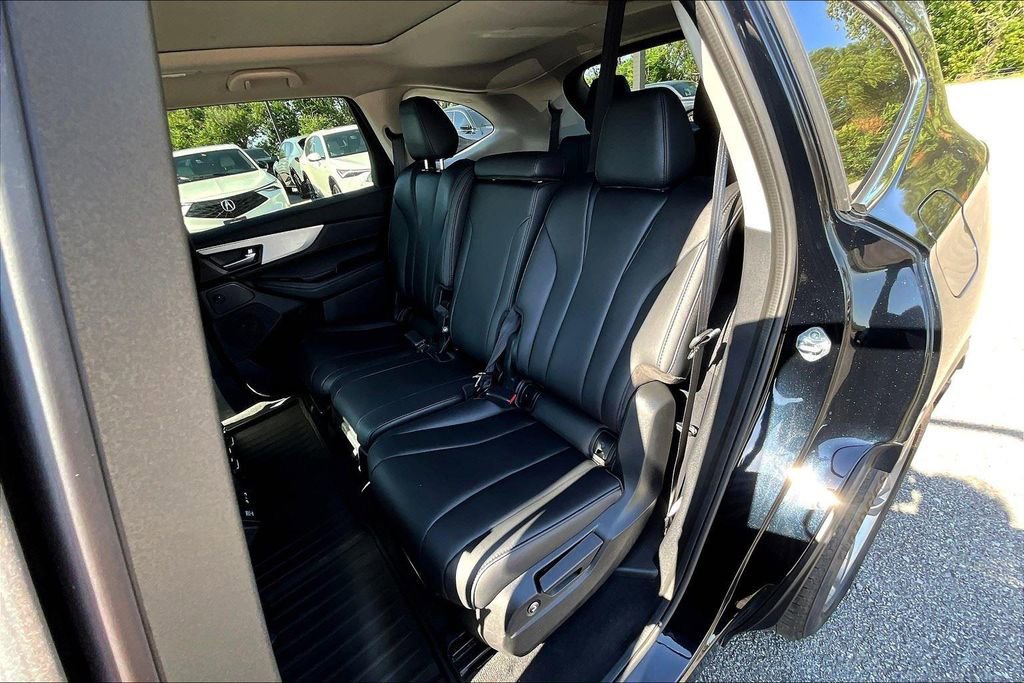 Used 2025 Acura MDX FWD image 15