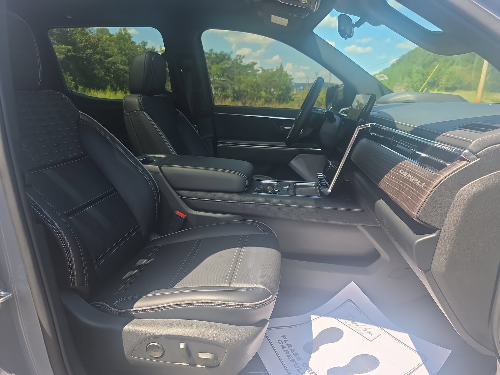 Used 2024 GMC Sierra EV Denali AWD/4WD image 27