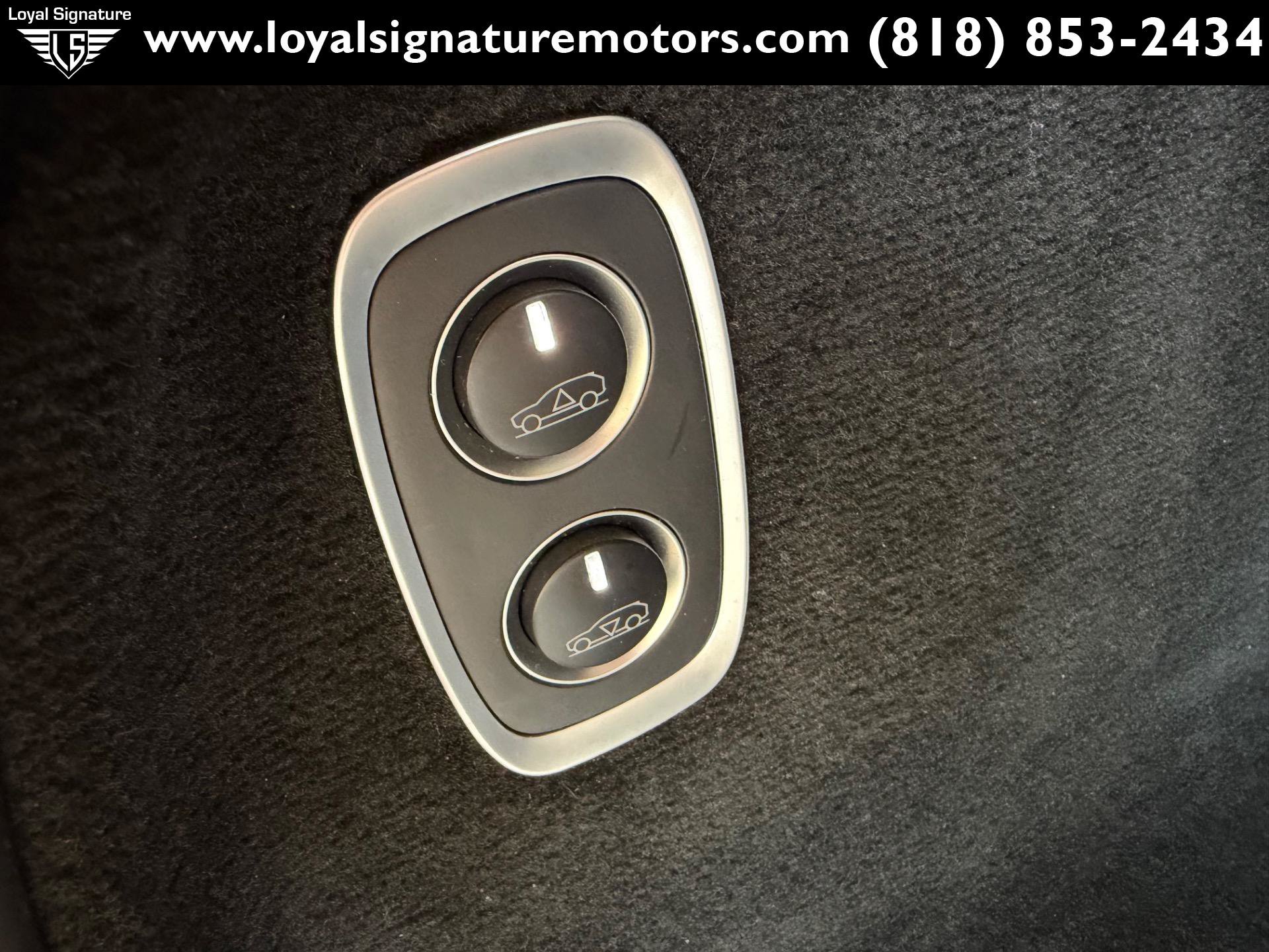 Used 2021 Aston Martin DBX AWD/4WD image 11