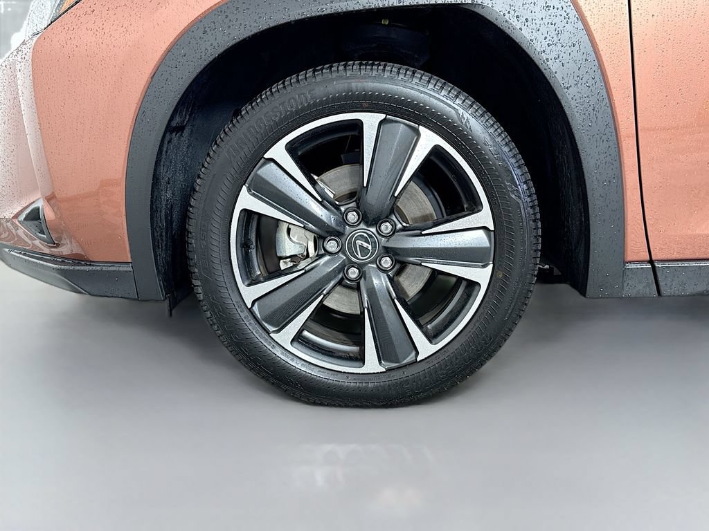 Certified 2025 Lexus UX 300h FWD w/ Accessory Package (Z2) image 32