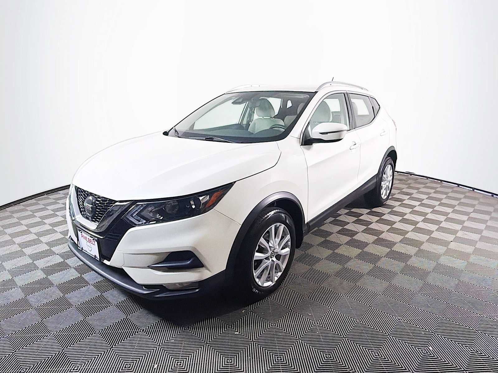 Used 2020 Nissan Rogue Sport SV w/ All-Weather Package AWD/4WD image 1