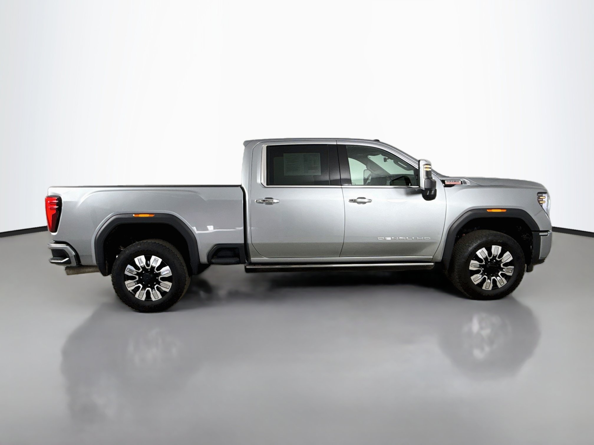 Used 2025 GMC Sierra 3500 Denali w/ Denali Reserve Package AWD/4WD image 9