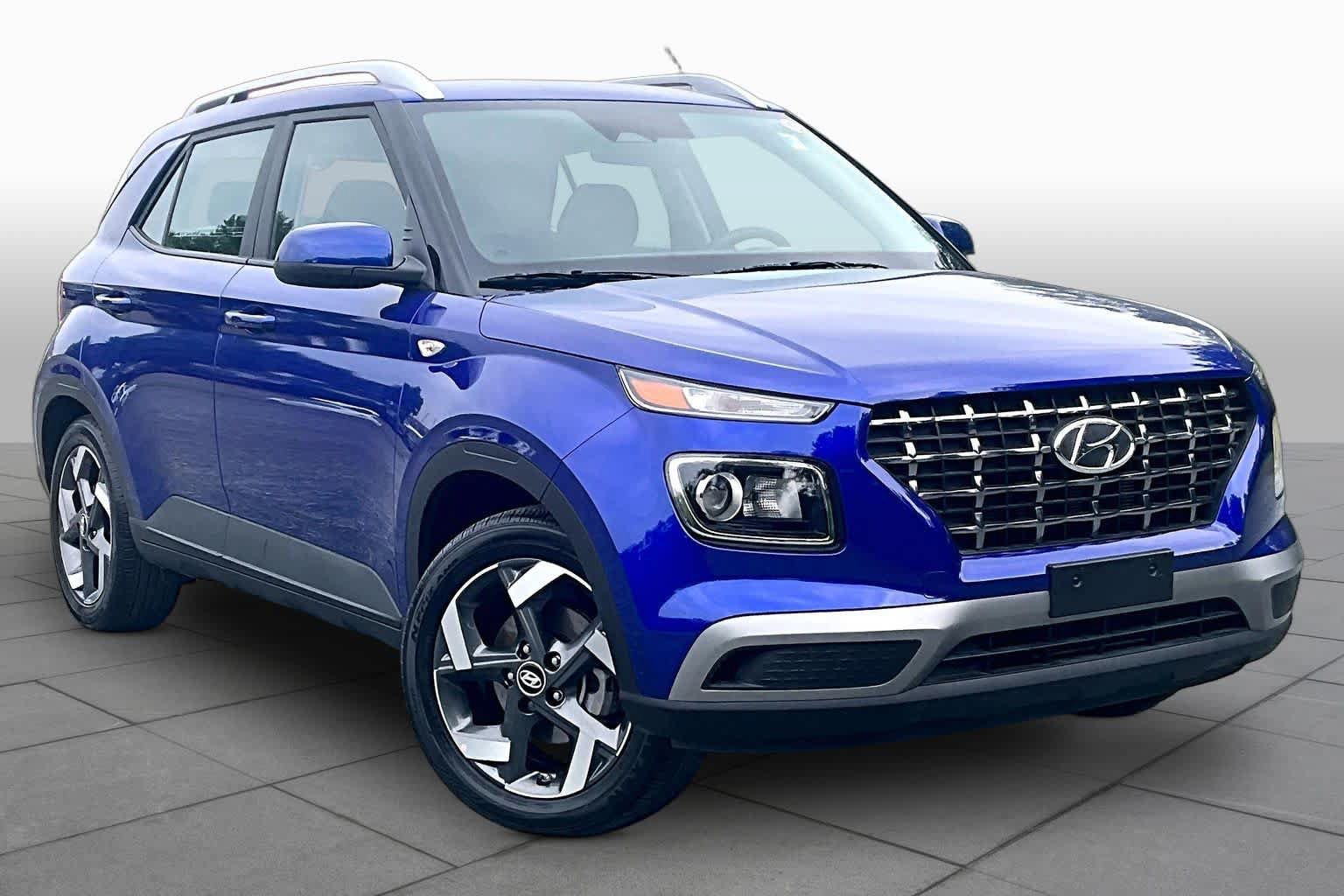 Used 2026 Hyundai Venue SEL FWD image 3