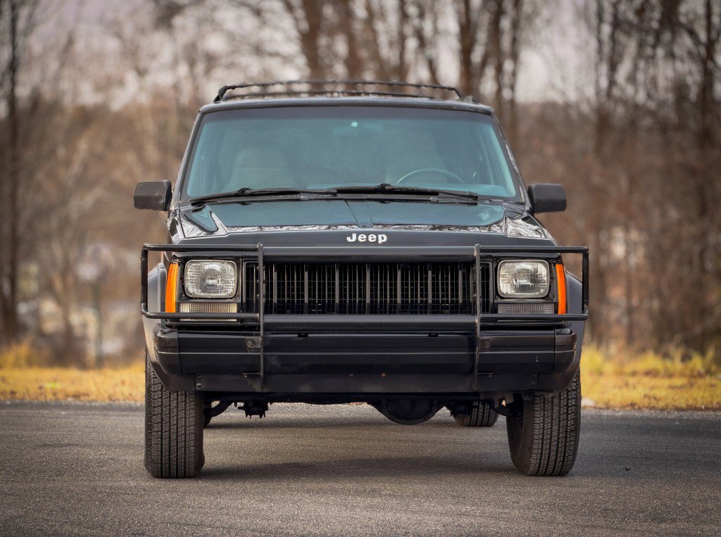 Used 1996 Jeep Cherokee Sport image 2