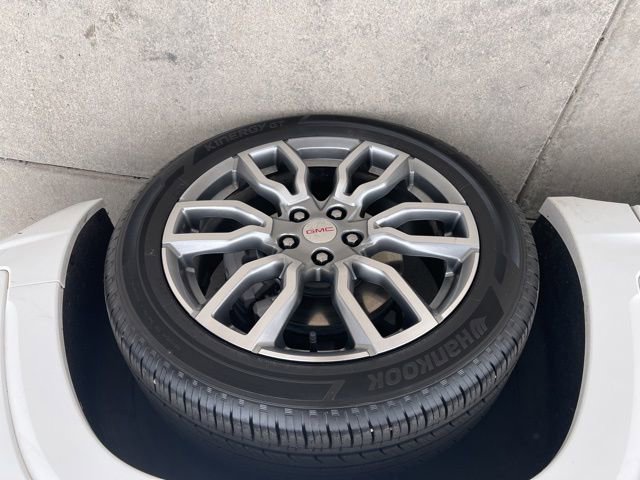 Used 2024 GMC Terrain Denali w/ Denali Premium Package image 23