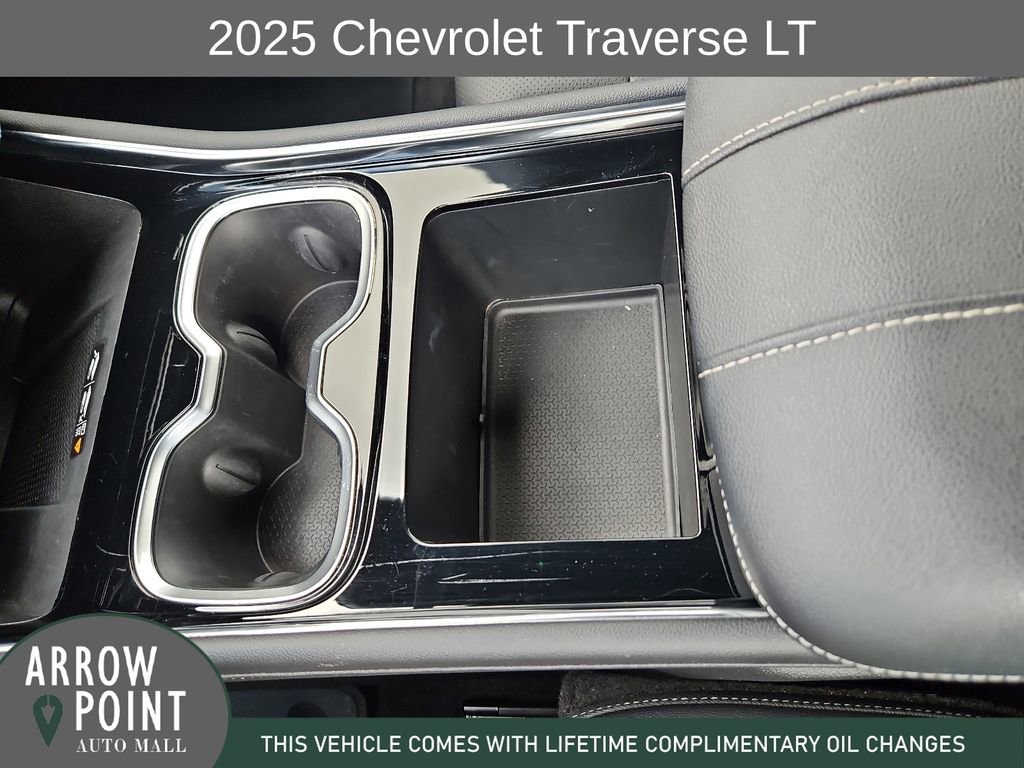 Used 2025 Chevrolet Traverse LT FWD image 28