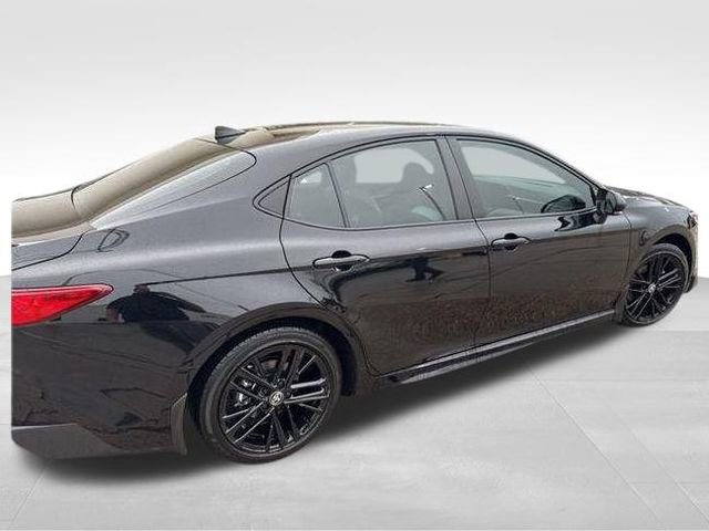 Used 2025 Toyota Camry SE image 5