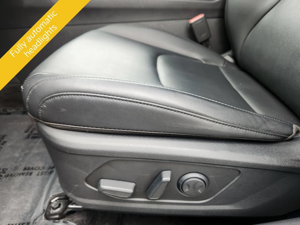 Certified 2025 Kia Sportage EX AWD/4WD image 12