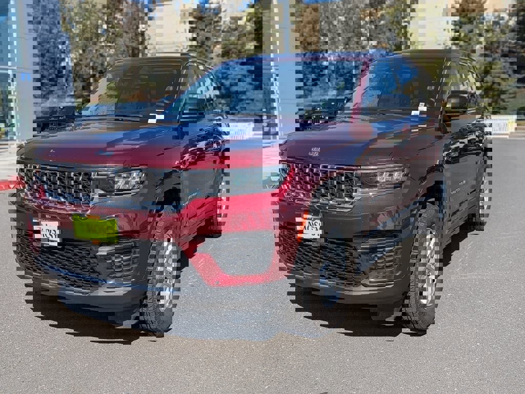 Certified 2023 Jeep Grand Cherokee Laredo