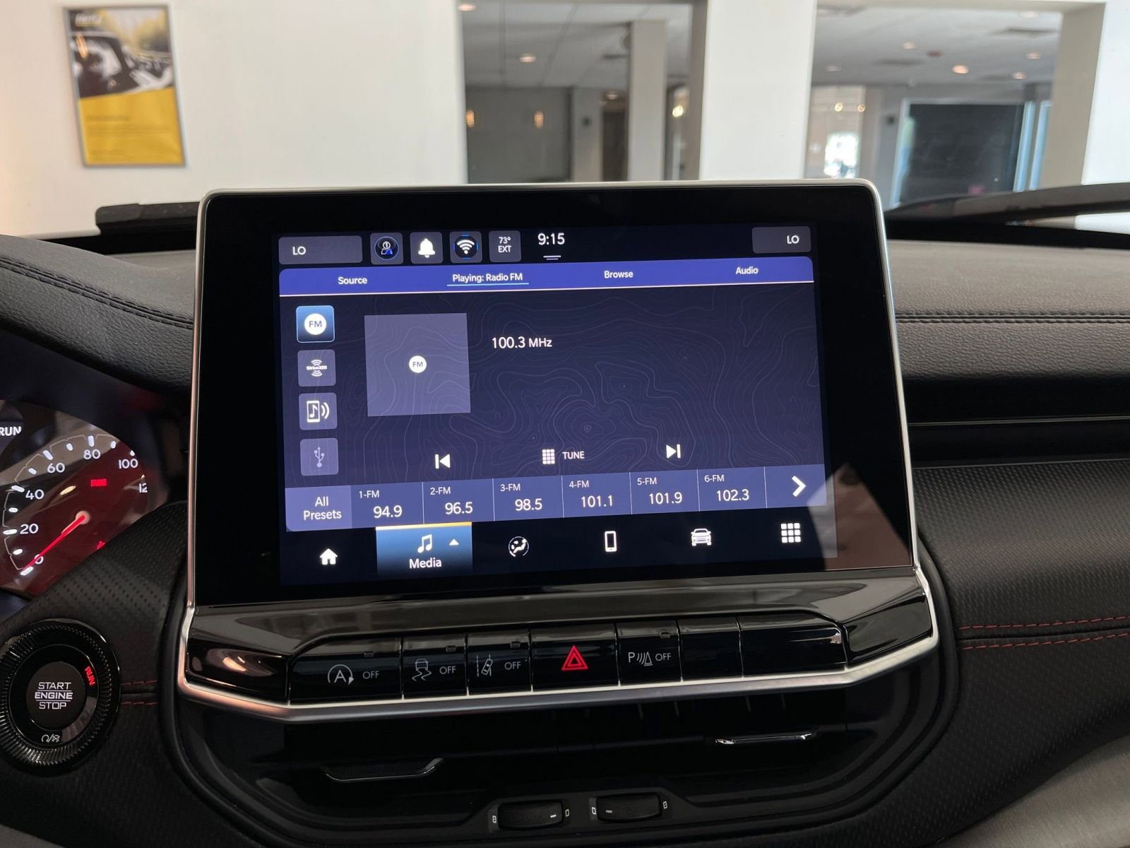 Used 2025 Jeep Compass Trailhawk image 20