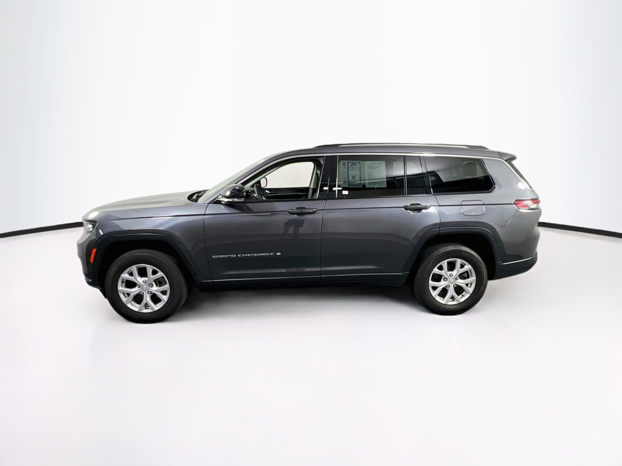 Used 2024 Jeep Grand Cherokee L Limited AWD/4WD image 8
