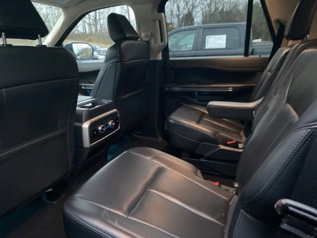 Used 2024 Ford Expedition XLT image 11