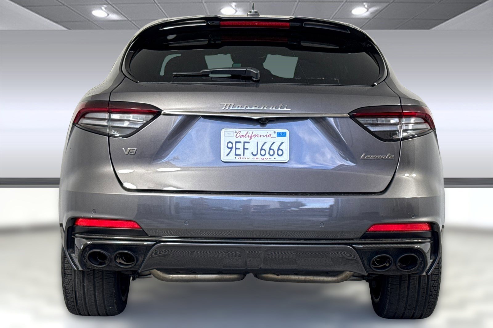 Used 2023 Maserati Levante Trofeo image 9