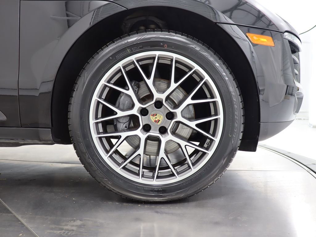 Used 2018 Porsche Macan Sport Edition AWD/4WD image 46