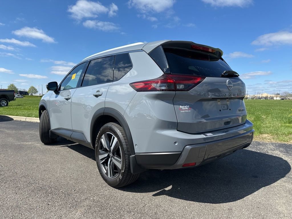 Used 2025 Nissan Rogue SL image 8