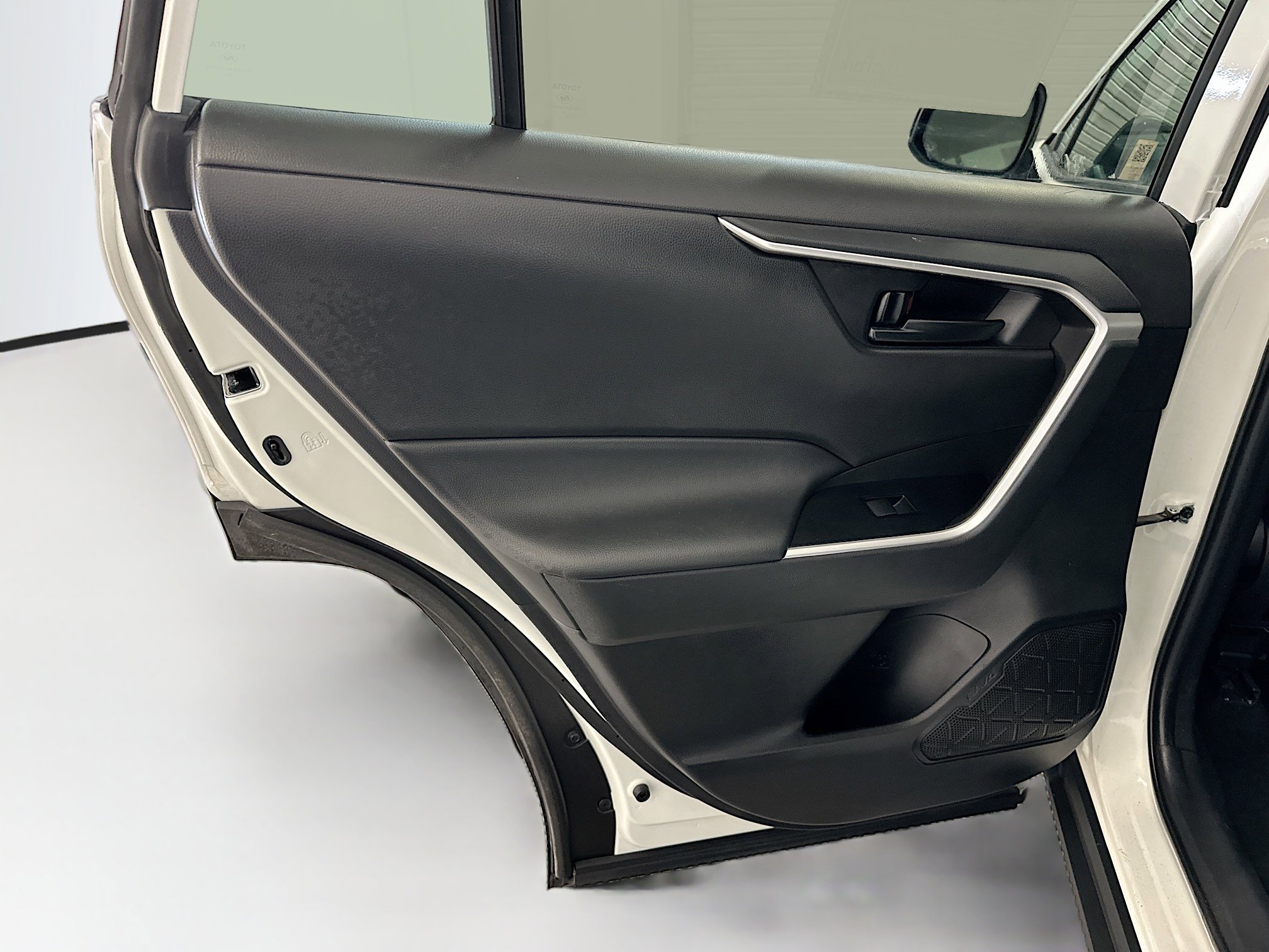 Used 2024 Toyota RAV4 LE image 27