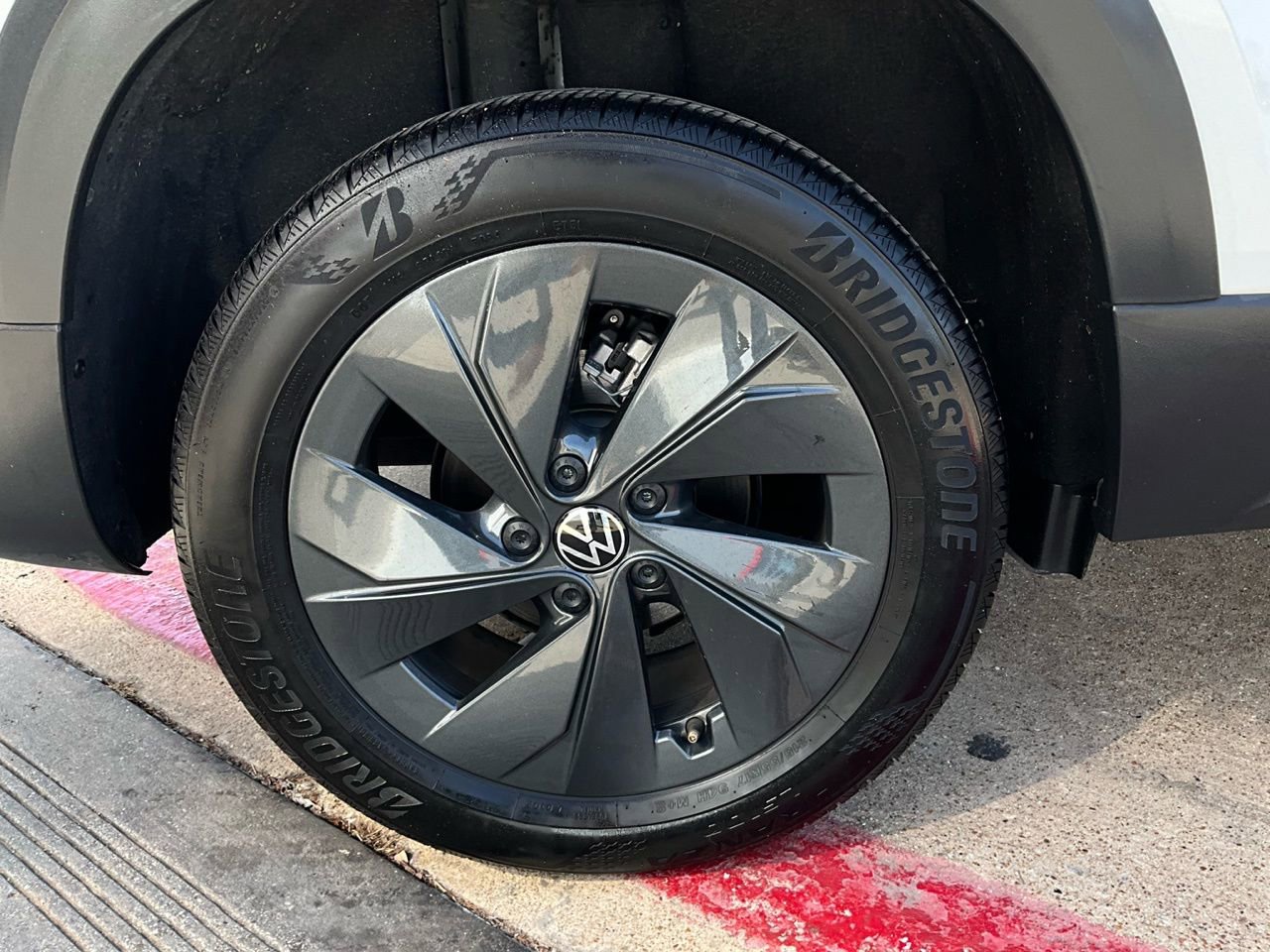 Used 2025 Volkswagen Taos S image 9