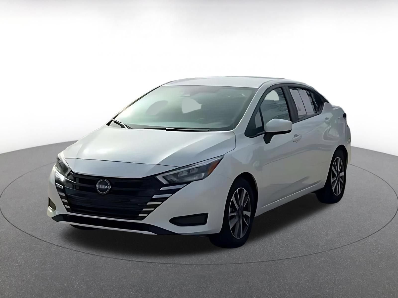 Used 2025 Nissan Versa SV FWD image 5