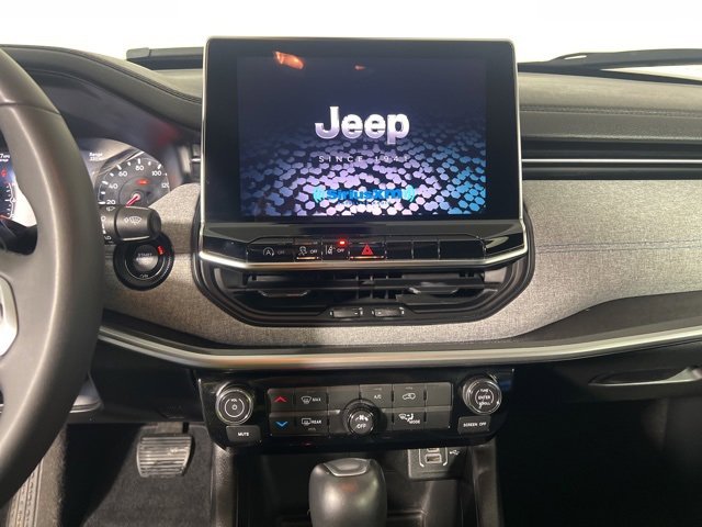 Certified 2024 Jeep Compass Latitude image 13