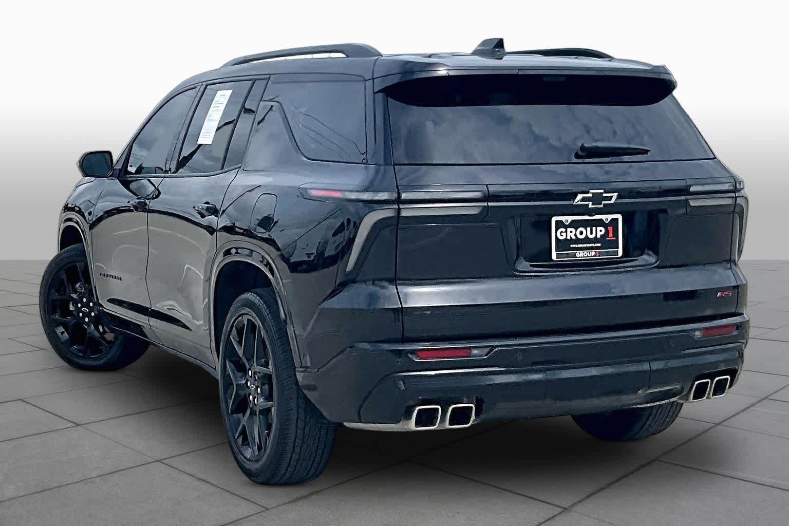 Used 2025 Chevrolet Traverse RS w/ LPO, Floor Liner Package FWD image 11