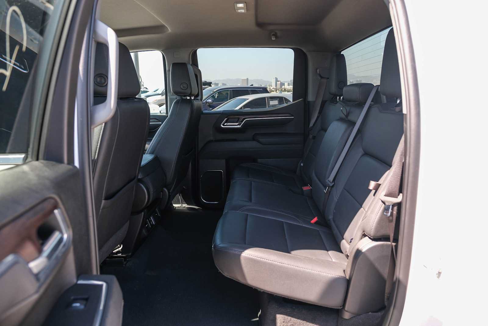 Used 2025 GMC Sierra 1500 SLT RWD image 21
