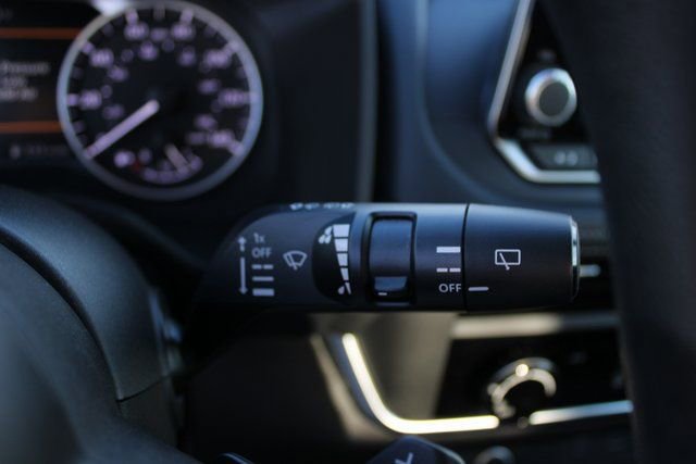 Used 2023 Nissan Rogue S image 17