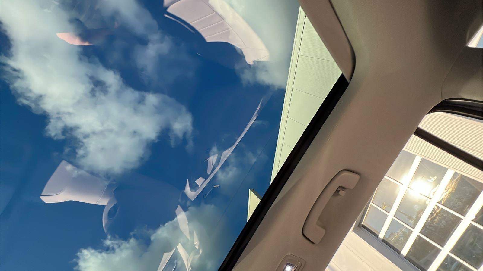 Used 2022 Volkswagen Tiguan SE image 19